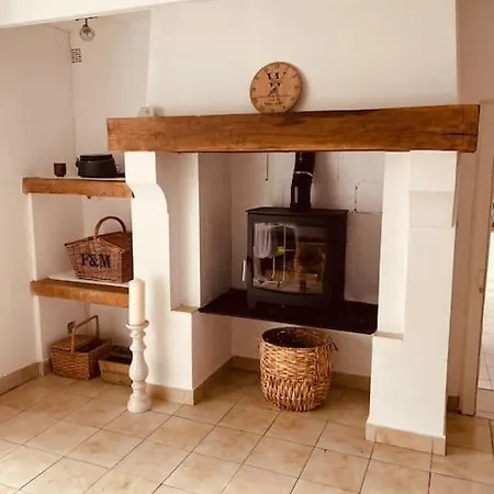 Hébergement de vacances 4 Bed With Private Pool *