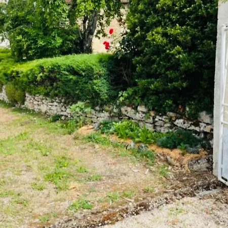 4 Bed With Private Pool Hébergement de vacances Genouille (Vienne)
